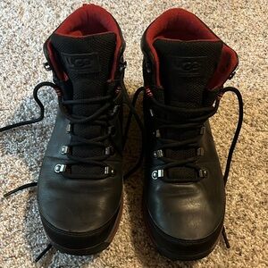 Ugg Ellison Waterproof Lined Leather Boots- men’s 8.5 (US)/ 41.5 (EU)